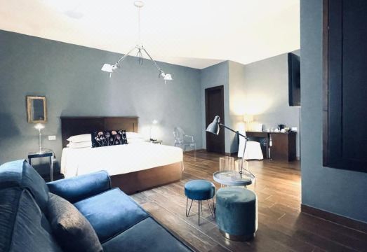 호텔 팔라쪼 피콜로미니 외관과 로비