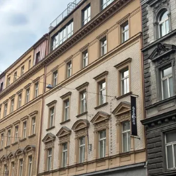 City Pop 2Night Prague - Self Check-IN Отели рядом с достопримечательностью «Государственная пражская Опера»