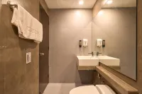 Victoria Court Suites - Pasig Отели в г. Пасиг
