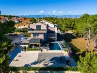 Apartments Villa Royal - parking