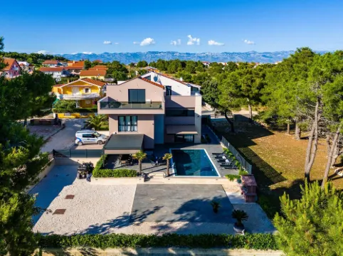 Apartments Villa Royal