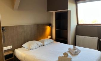 Blossoms City Hotel