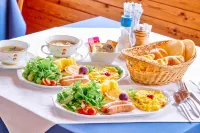 Manor House - breakfast