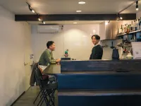 엔- 호스텔 & 카페 바 - 바