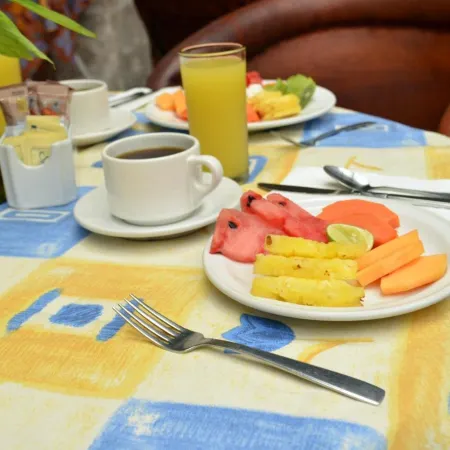 Howard Johnson by Wyndham Morelia Calle Real