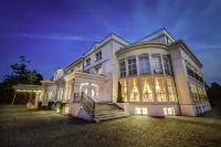 Hotel Lubicz Hotels in Устка