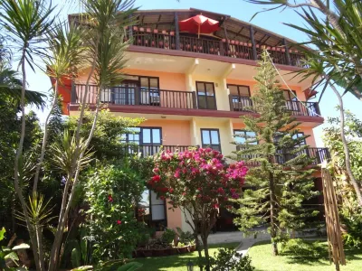 Roc Heights Hotels near Kachikally Crocodile Pool
