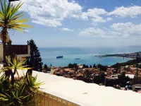 Villa Greta Hotel Rooms & Suites - Mountain view