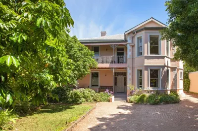 Medindi Manor Hotels in Rondebosch