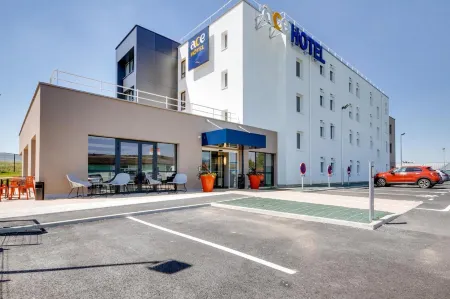 Ace Hôtel le Mans Отели в г. Сен-Павас