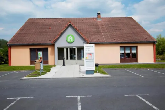 里爾洛姆康鉑酒店