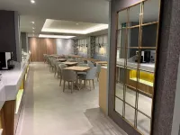 Hotel Noy - Bữa sáng