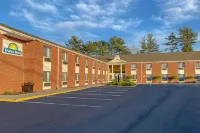 Days Inn by Wyndham Brunswick Bath Area Hotels in Brunswick