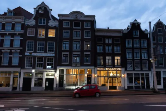 Multatuli Hotel Hoteles cerca de Museo Multatuli