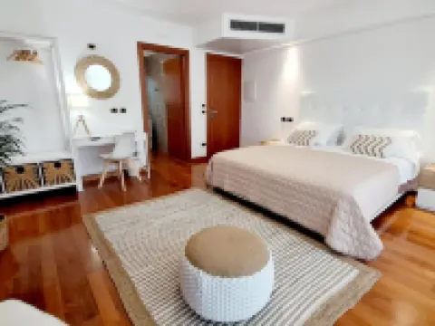 Hotel & Wellness FRA I Pini Hotels near Beach Office 1 - Dutch Flag