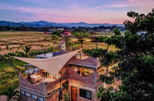 SuanGlangNa สวนกลางนา