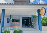 Dee Dee Tara Inn Hotel dekat Wat Pa Sak Rerai