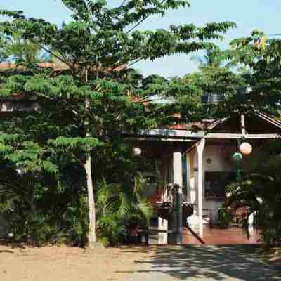 Romance in Bay Hotel Exterior