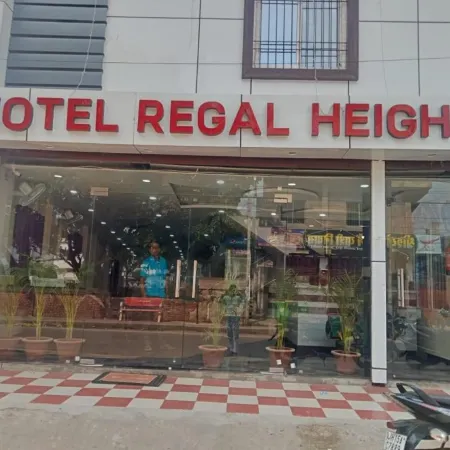 Hotel Regal Heights