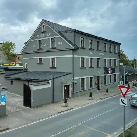 Sun-House Pension - ParkingFree Limited spaces-