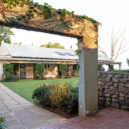 Kings Walden Garden Manor