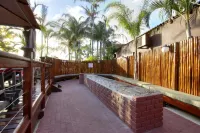 Urban Glamping Tranquil International Backpacking Village Hotels in 
