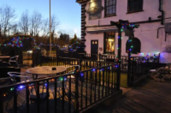 The Roundabout Hotel