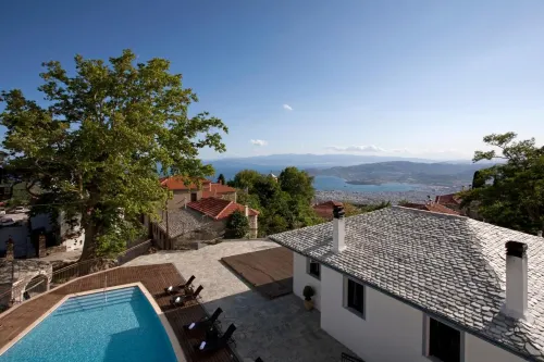 Despotiko Hotels in Portaria