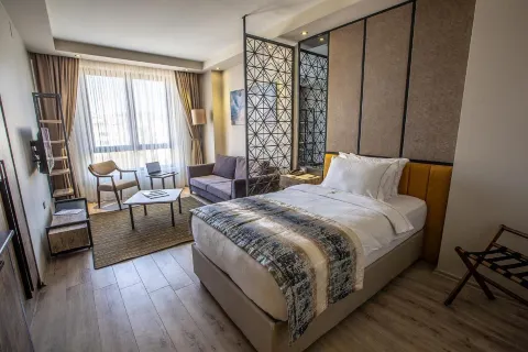 Shimall Hotel