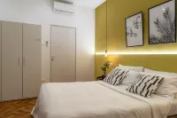 Brand New Guest Room with Wi-Fi in the City Center 的裡雅斯特省住宿飯店