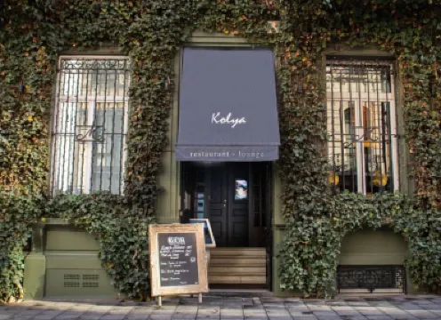 Hotel Manos Premier Hotel dekat Rue des Bouchers