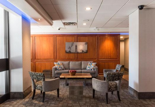 오타와 엠버시 호텔 & 스위트 객실 내부