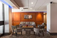 Ottawa Embassy Hotel & Suites Các khách sạn ở Ottawa