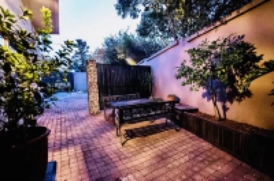 Cottonwood Guesthouse Oasis Hotels in 