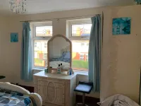 Busy Bee - Guest House - Self Service Hotels in Leigh