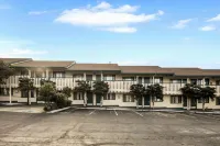 Scottish Fairway Inn Hotels in Monterey