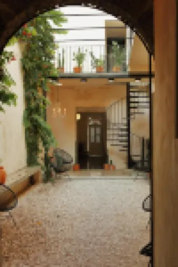 Fixie Lofts - Colonial Villa Suites with Pool โรงแรมใน