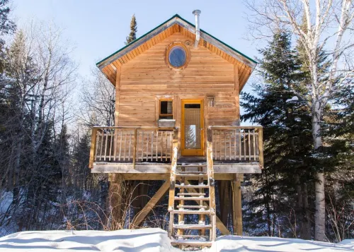 Canopée Lit Hotels in Tadoussac