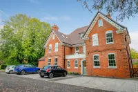 Host Stay Sedlescombe Apartment Hotels near St. Marie’s Catholic Church