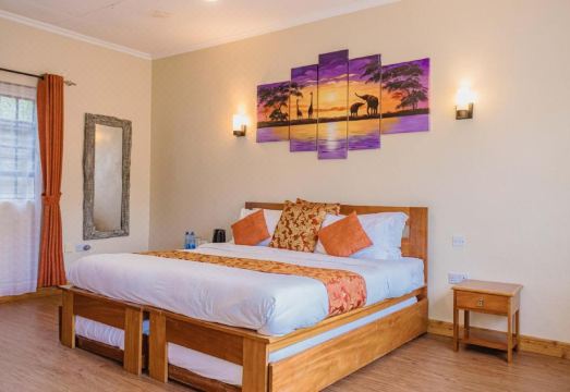 The Farmhouse Inn - Housity