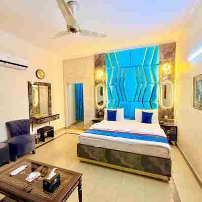 New Pakeeza Hotel Rooms