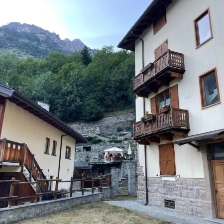 Cervinia House - Alpine Apartments & Chalet