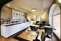 Hotel Ungheria Varese 1946 - parking