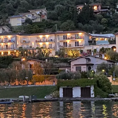 Hotel Garden Отели в г. Мальчезине