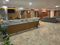 Royal Inn by White Panda Hotels - Airport Shuttle