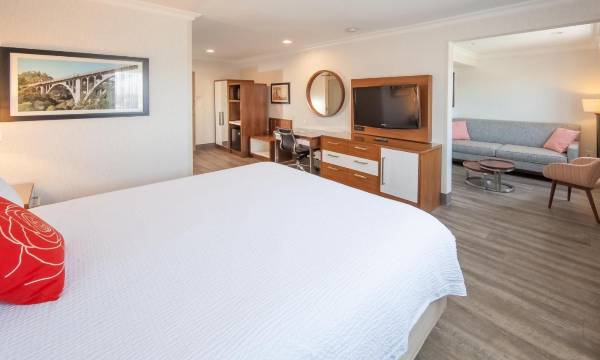 Pasadena Rose & Crown Hotel