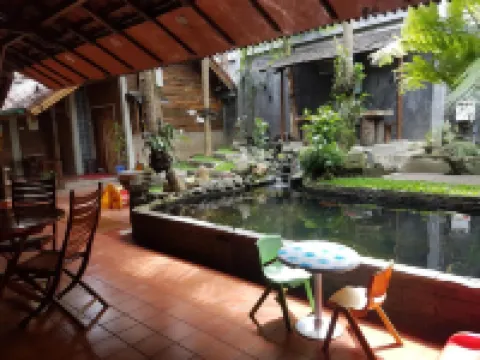 Peye Guesthouse Hotels in Sukun