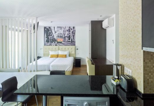 아파트먼트 내부 편의시설(세탁기 등)