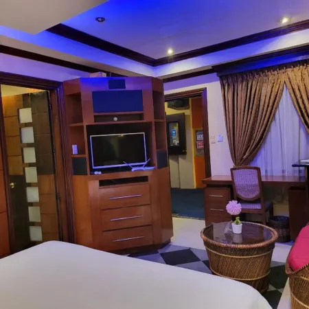 Fields Palace Hotel