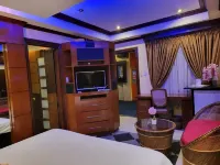Fields Palace Hotel